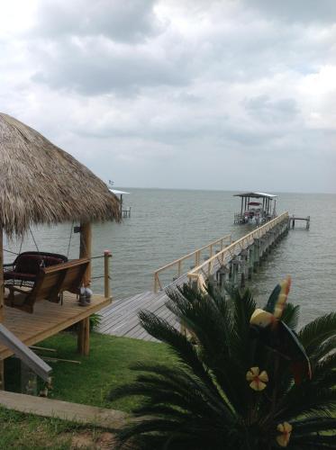 Фотография гостевого дома Come Friday Cottages