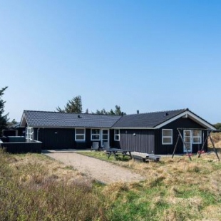 Фотография гостевого дома Holiday home Henne XCIII