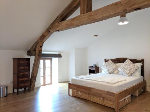 Фотография гостевого дома Gîte Rue des Fleurs Puycelsi