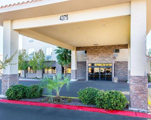 Фотография гостиницы Comfort Inn & Suites Las Vegas - Nellis