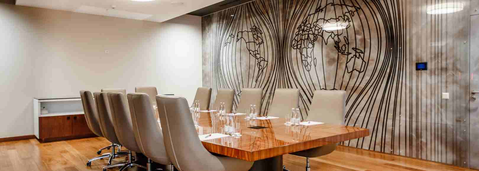 Фотография комнаты для переговоров Переговорная Оникс