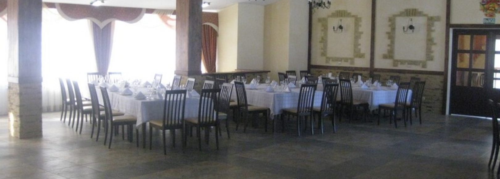 Фотография банкетного зала ГРК Швейцария