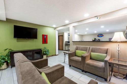 Фотография гостиницы Baymont by Wyndham Louisville South I 65