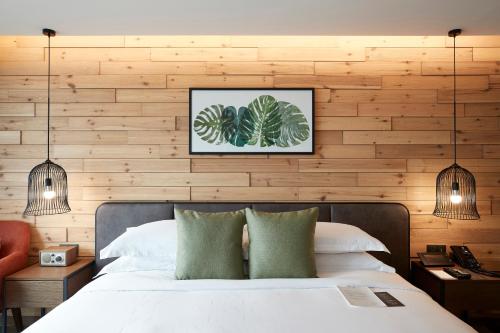 Фотография гостиницы Walkerhill Douglas House(No Kids Zone)