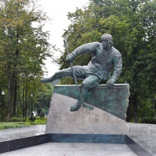 Фотография Памятник Валерию Харламову в Лужниках