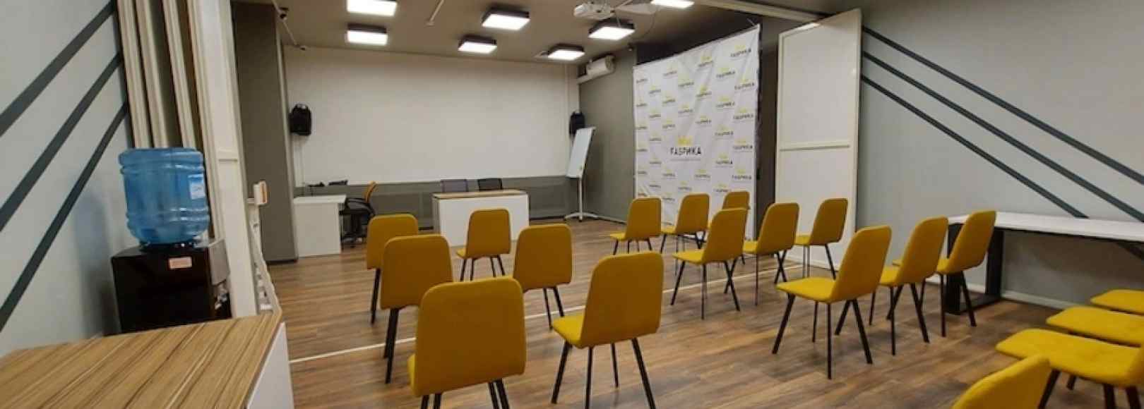 Фотография конференц-зала Конференц-зал Коворкинг POLAR