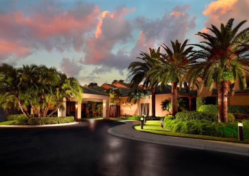 Фотография гостиницы Courtyard by Marriott West Palm Beach