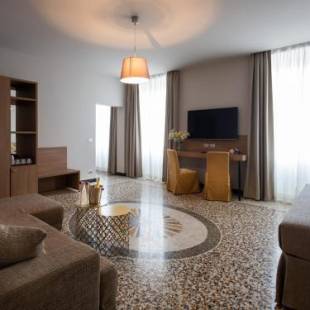 Фотографии гостиницы
HNN Luxury Suites