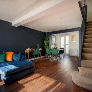 Фотография гостевого дома Upper Gardner Street - With Free Parking