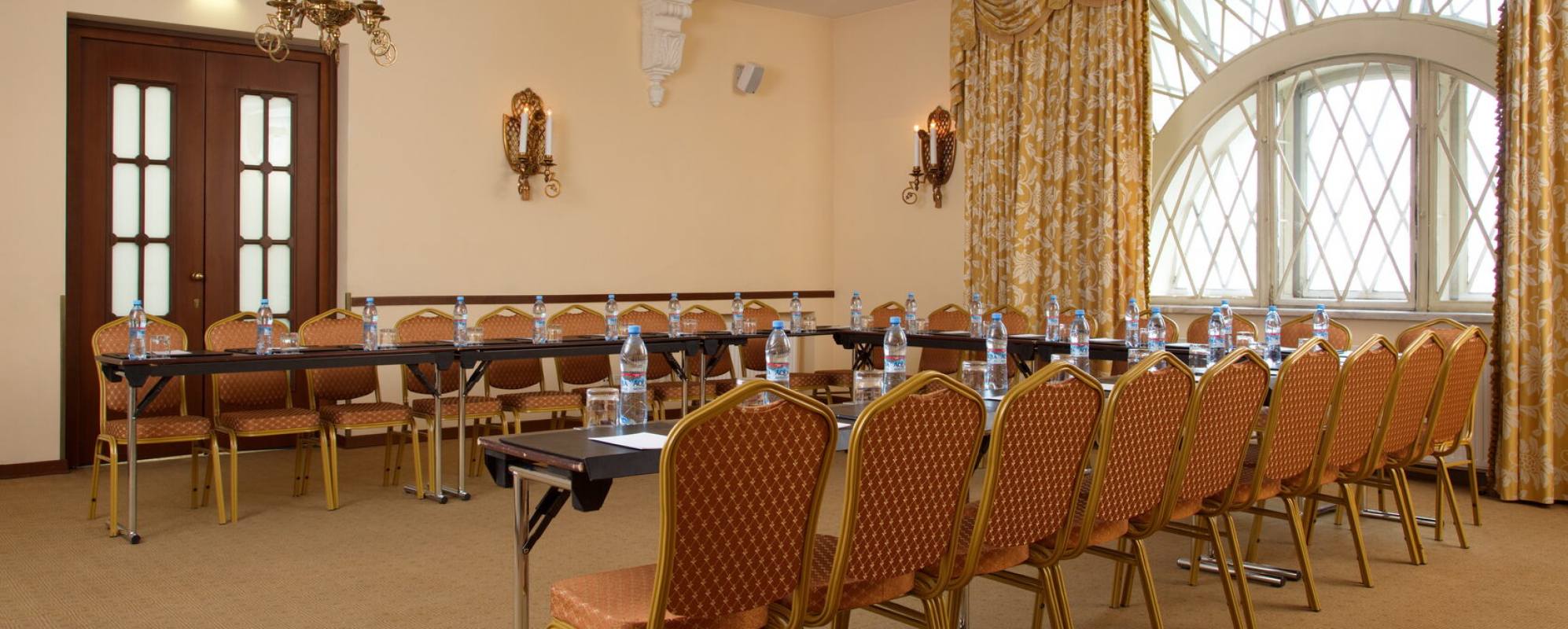 Фотографии конференц-зала Орликов 7