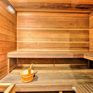 Фотография гостевого дома Oceanfront Lincoln City Condo with Pool and Sauna