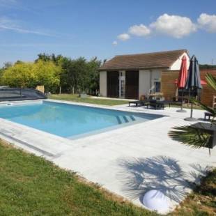 Фотографии гостевого дома
Le Hameau du Peu