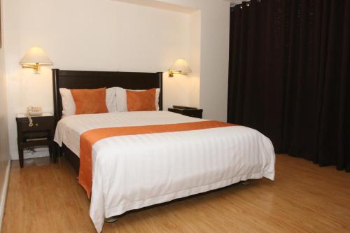 Фотография гостиницы Harbor Town Hotel