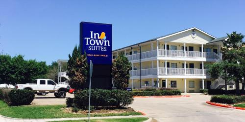 Фотография мотеля InTown Suites Extended Stay Select Houston Stafford