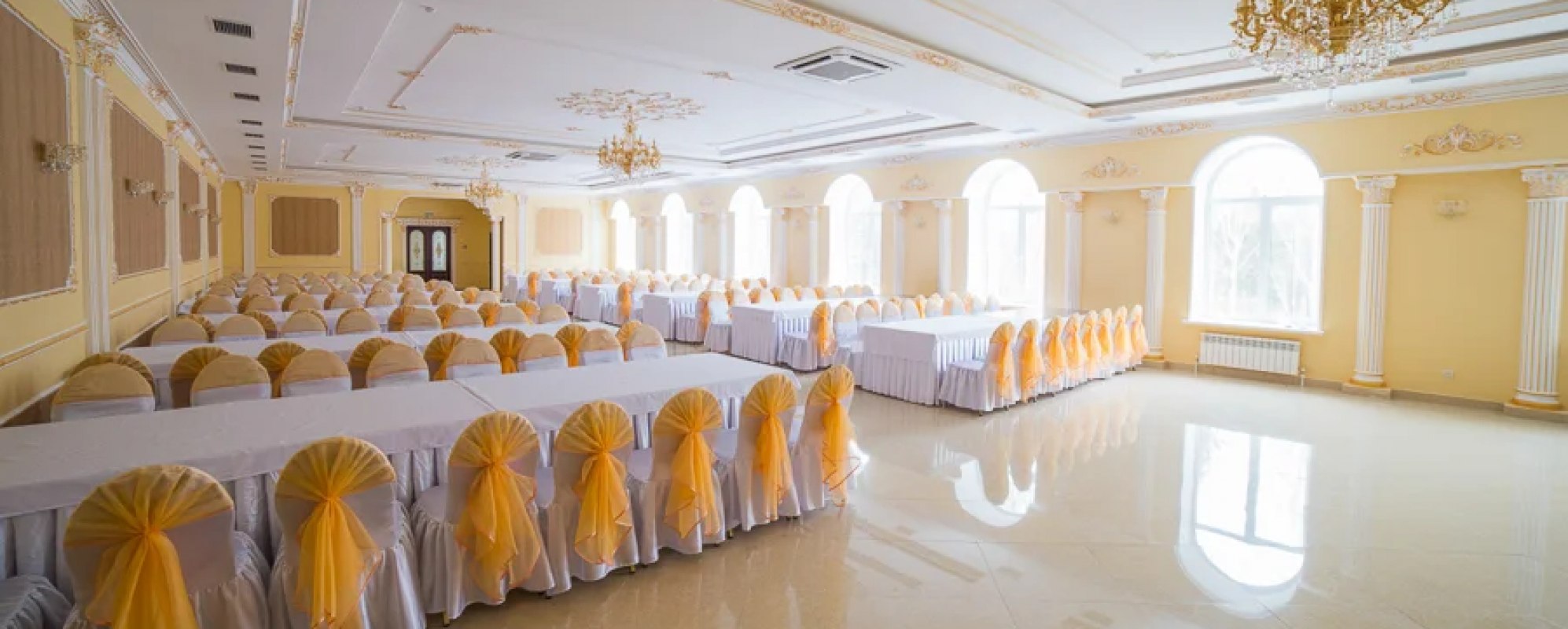 Фотографии банкетного зала Золотой зал