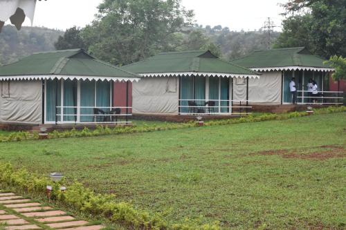 Фотография гостиницы Sterling Nature Trails Durshet Khopoli