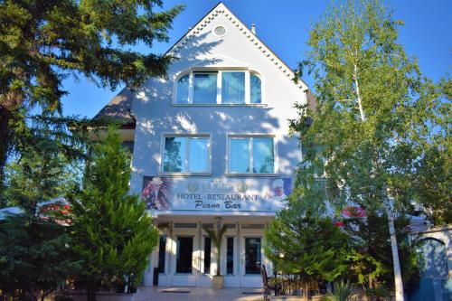 Фотографии гостиницы 
            Hotel Lazur