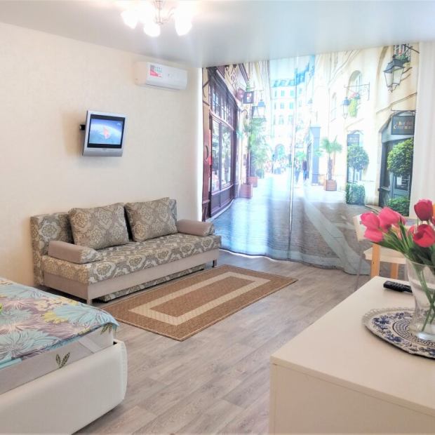 Фотографии квартиры
Апартаменты возле площади 1905 года