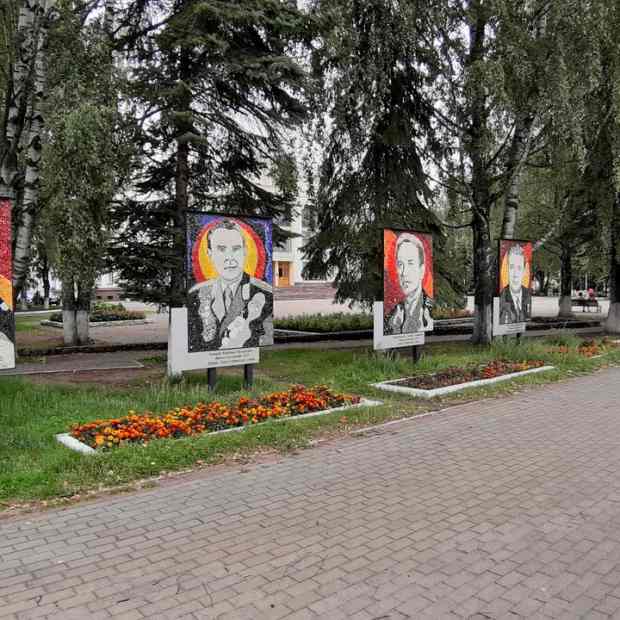 Фотография памятника Мозаичные панно космонавтам