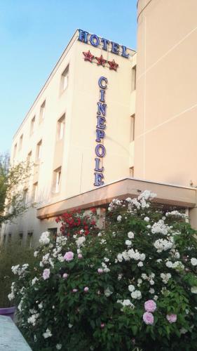 Фотография гостиницы Hôtel Cinépole 3 étoiles Joinville le Pont