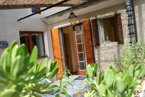 Фотография гостевого дома Gite Le Lavoir - La Poterie