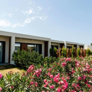 Фотография гостиницы Sea Breeze White Villa