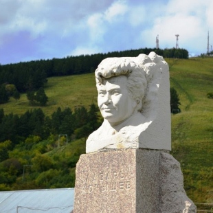 Фотография памятника Бюст Лазаря Кокышева