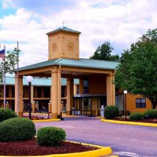 Фотографии мотеля
Executive Inn Opp