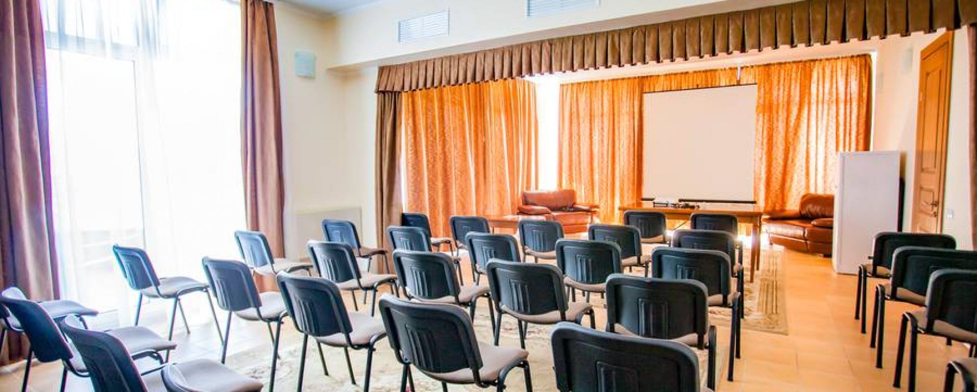 Фотографии конференц-зала Переговорная