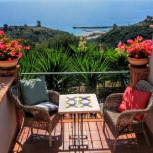 Фотографии мини отеля
B&B Le Anthos