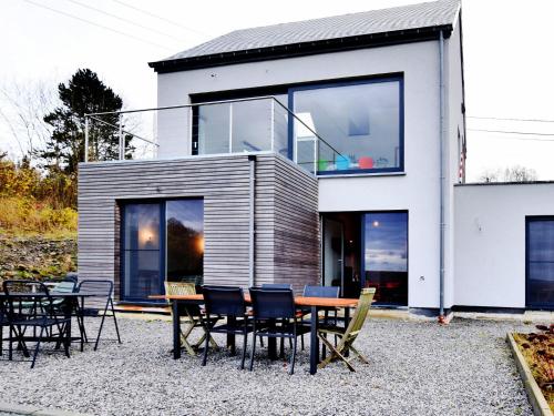 Фотография гостевого дома Quaint Villa with Private Garden in Viroinval