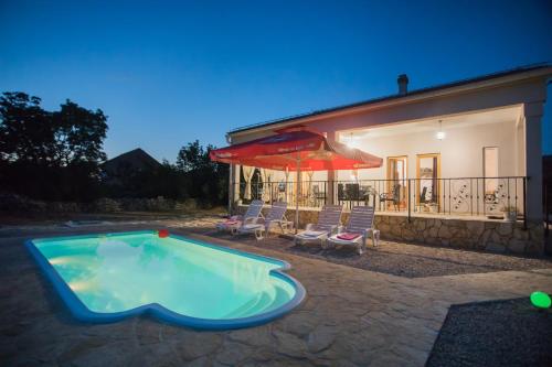 Фотография гостевого дома Holiday home with pool Kristal