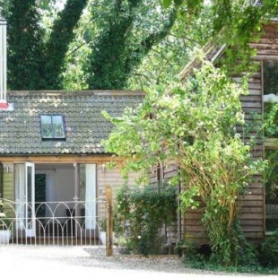 Фотография гостевого дома The Linhay, FARINGDON