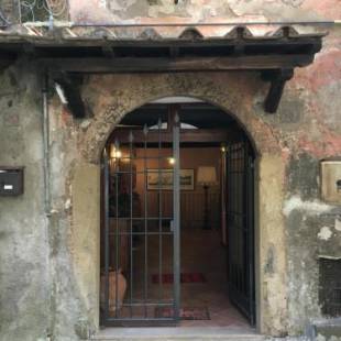 Фотографии гостевого дома
Casetta Di Carlo Magno