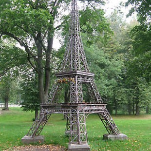 Фотография достопримечательности Макет Эйфелевой башни 