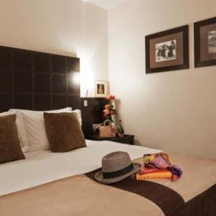 Фотографии гостиницы 
            Plaza Tour Eiffel