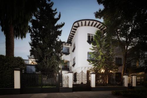 Фотография гостиницы Pug Seal Allan Poe