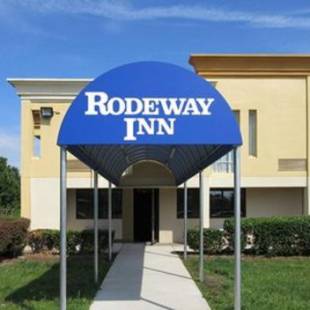 Фотографии гостиницы 
            Rodeway Inn Joint Base Andrews Area