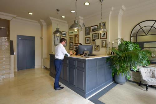 Фотография апарт отеля Suites Pamplona Plaza