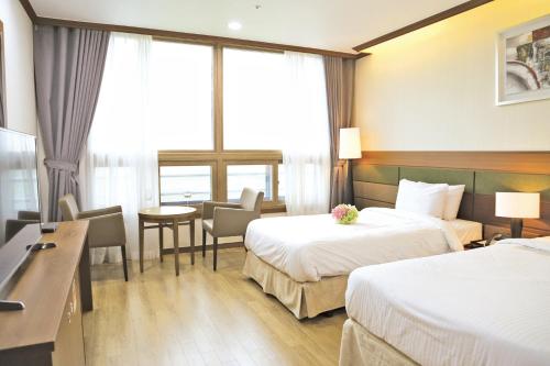 Фотографии гостиницы 
            Sacheon Grand Tourist Hotel