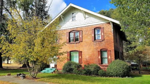 Фотография хостела Bunk & Brew Historic Lucas House - Hostel