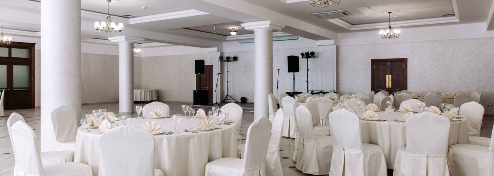 Фотография банкетного зала Дубрава