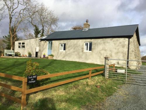 Фотография гостевого дома Tuck Mill Cottage