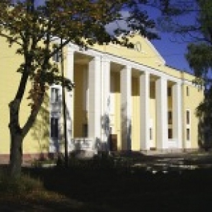 Фотография достопримечательности Культурно-молодёжный центр