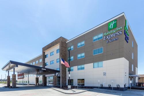 Фотография гостиницы Holiday Inn Express & Suites - Springfield North, an IHG Hotel