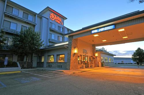 Фотографии гостиницы 
            Shilo Inn Suites Hotel - Nampa Suites