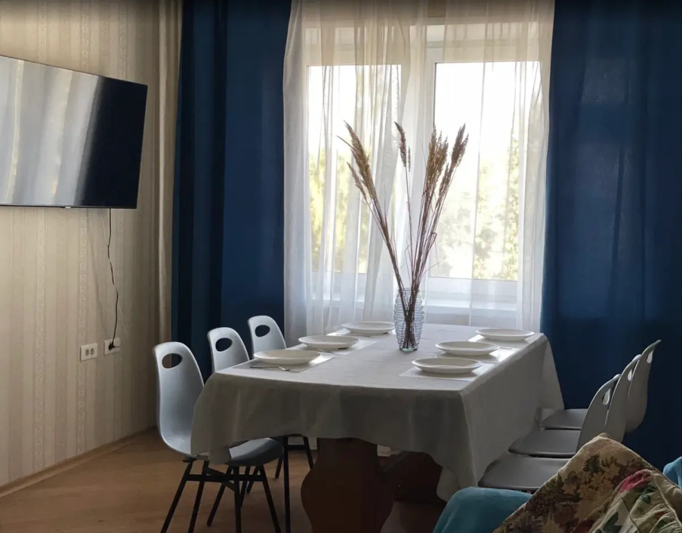 Фотография квартиры Квартира Просторная Трёхкомнатная с Изолированными Спальнями