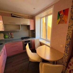 Фотография квартиры Квартира уютная яркая трёхкомнатная на Hабережной