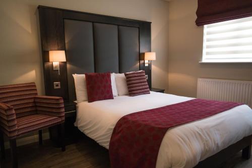 Фотография гостиницы Crown Lodge Hotel