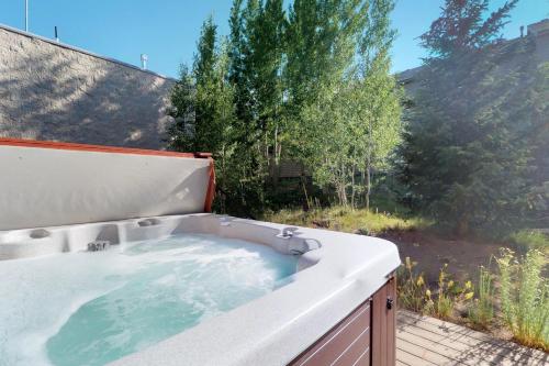 Фотография гостевого дома Twenty Grand Chalet